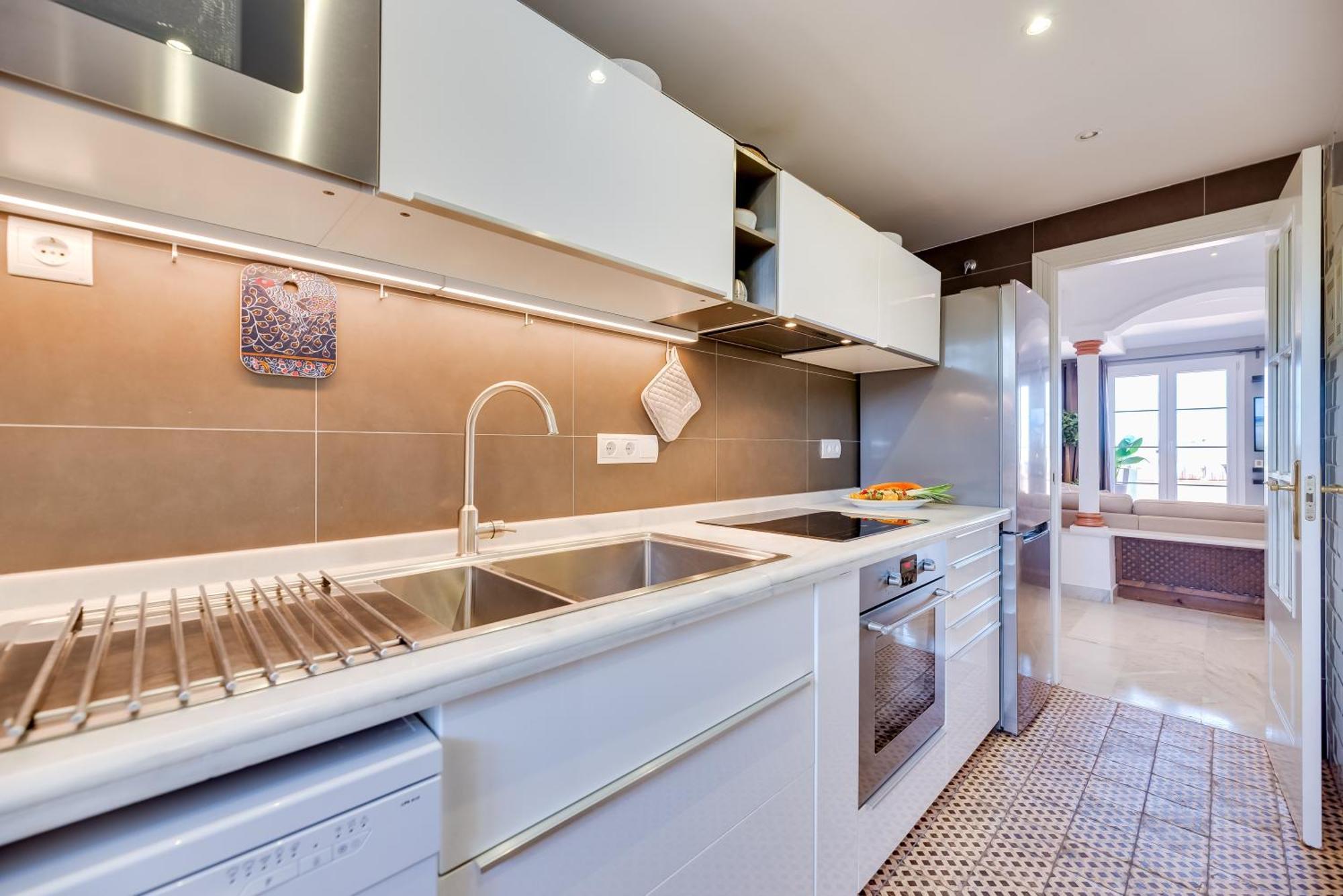 Elegant 2 Bdrm Penthouse With Bbq And Pools Apartman Marbella Kültér fotó