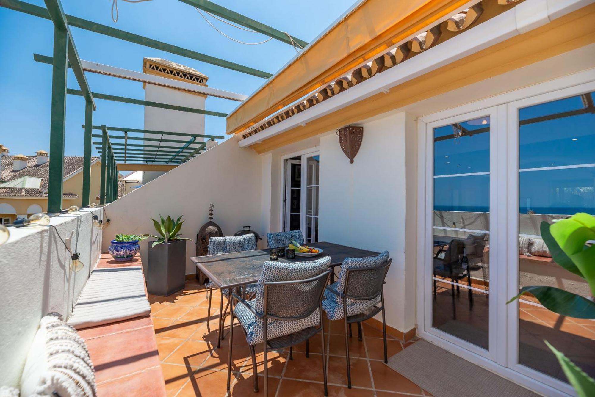Elegant 2 Bdrm Penthouse With Bbq And Pools Apartman Marbella Kültér fotó