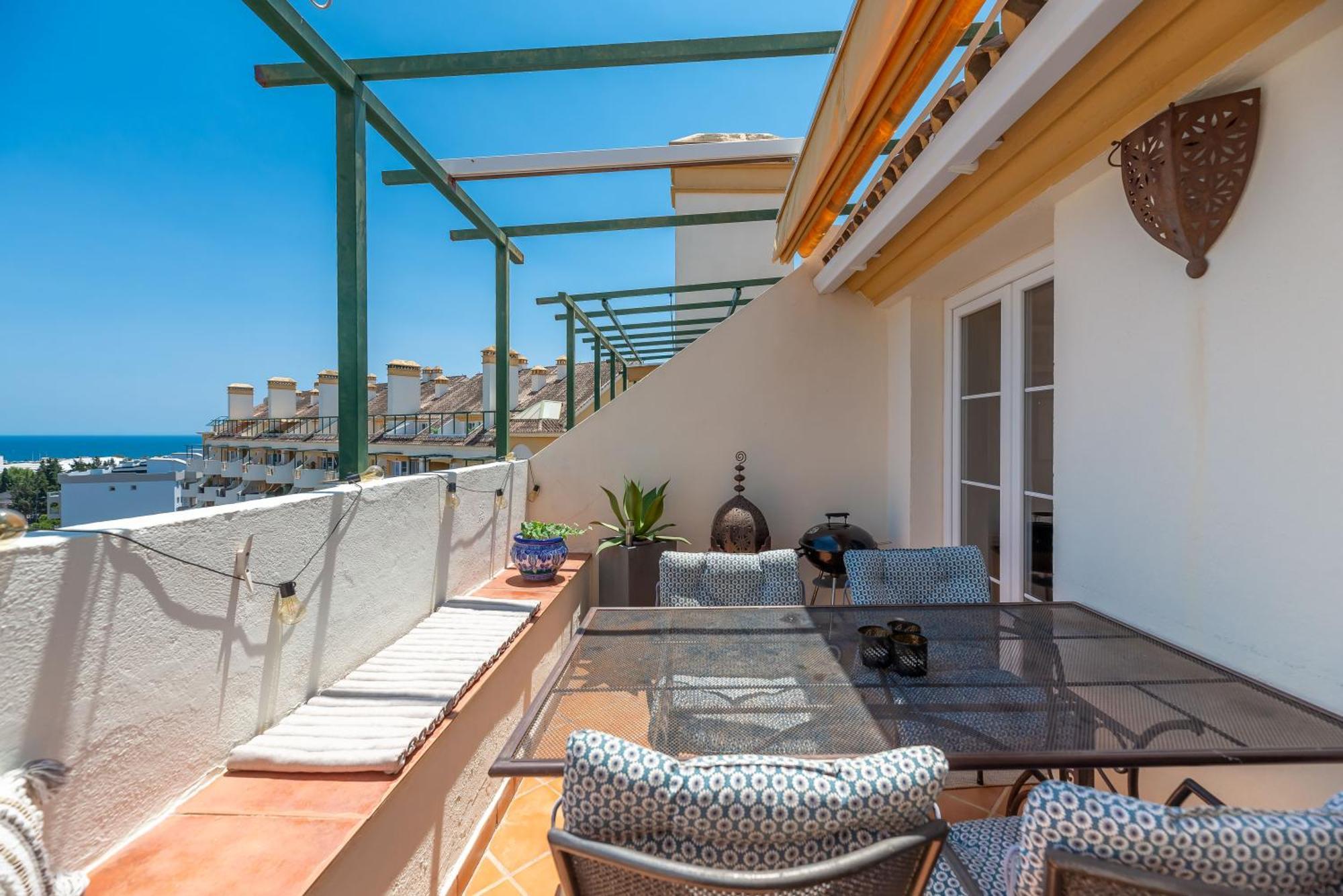 Elegant 2 Bdrm Penthouse With Bbq And Pools Apartman Marbella Kültér fotó