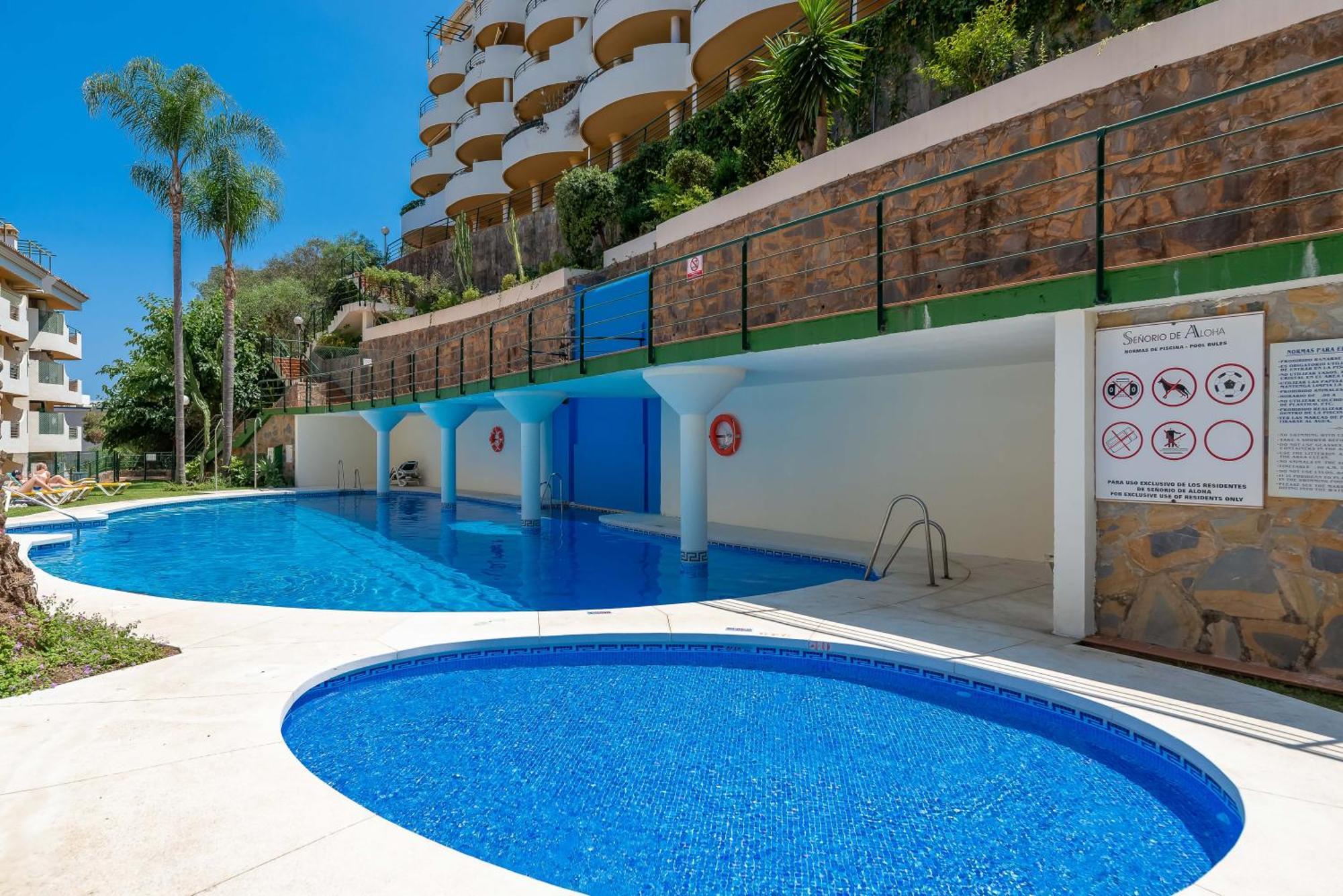 Elegant 2 Bdrm Penthouse With Bbq And Pools Apartman Marbella Kültér fotó