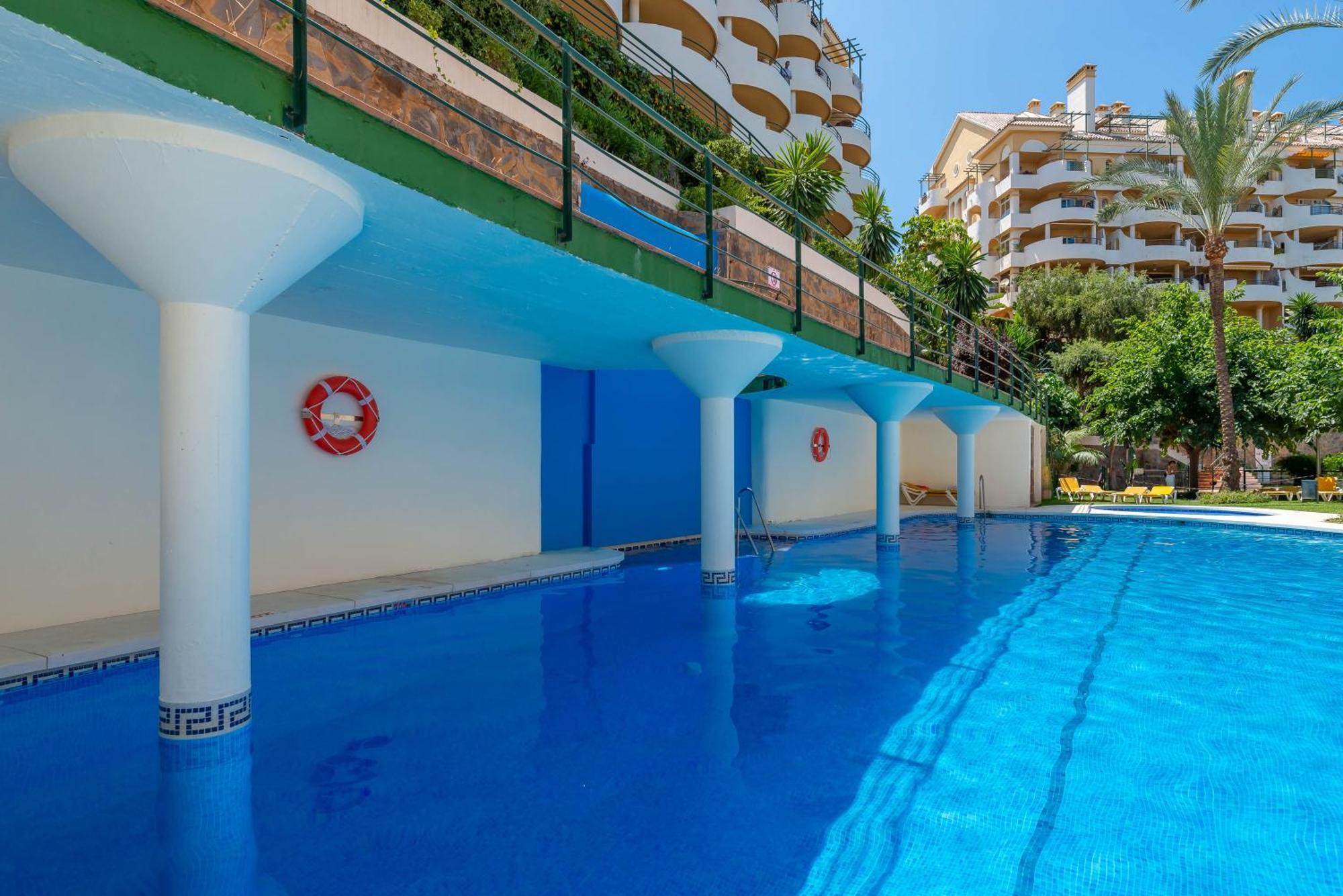 Elegant 2 Bdrm Penthouse With Bbq And Pools Apartman Marbella Kültér fotó