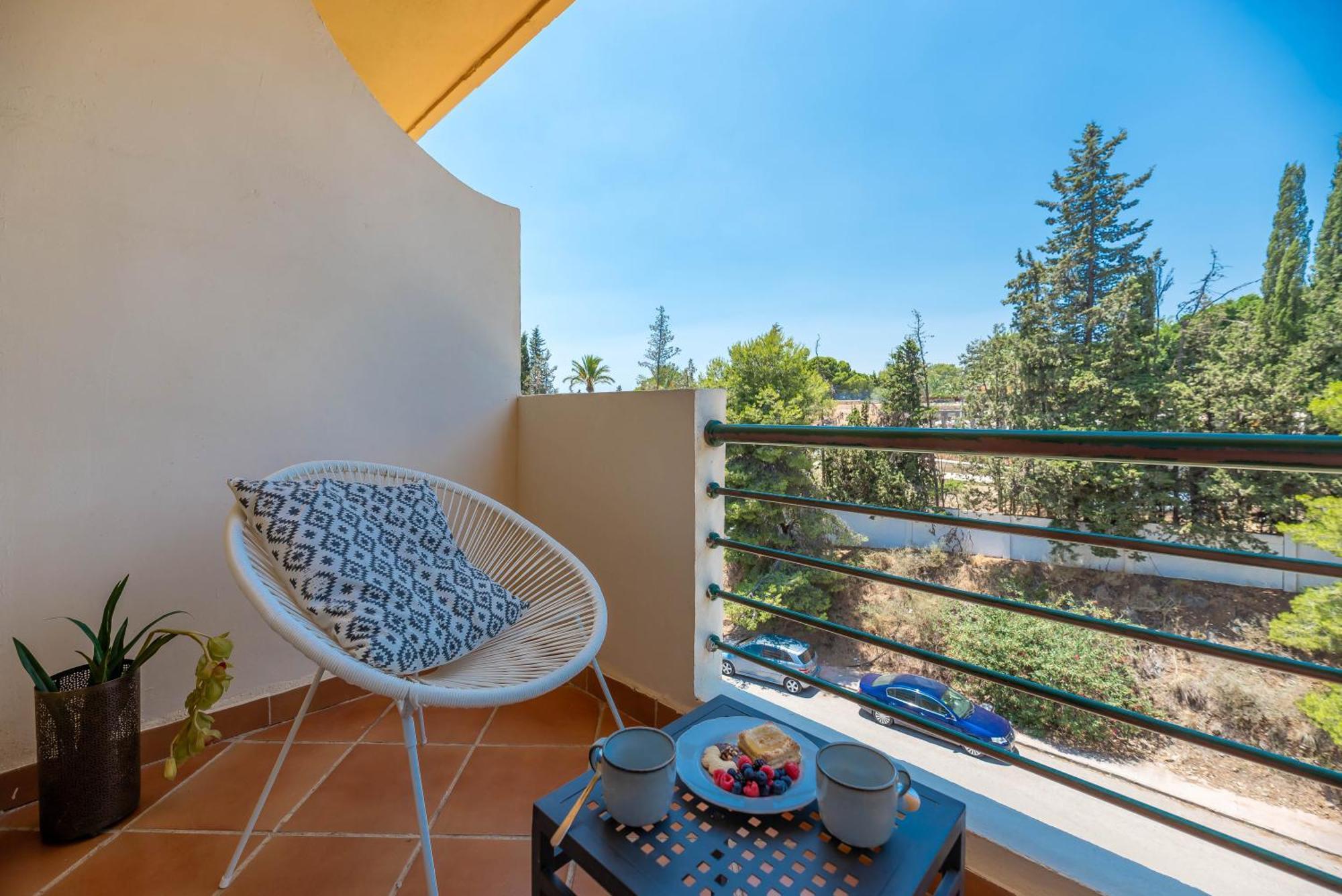 Elegant 2 Bdrm Penthouse With Bbq And Pools Apartman Marbella Kültér fotó