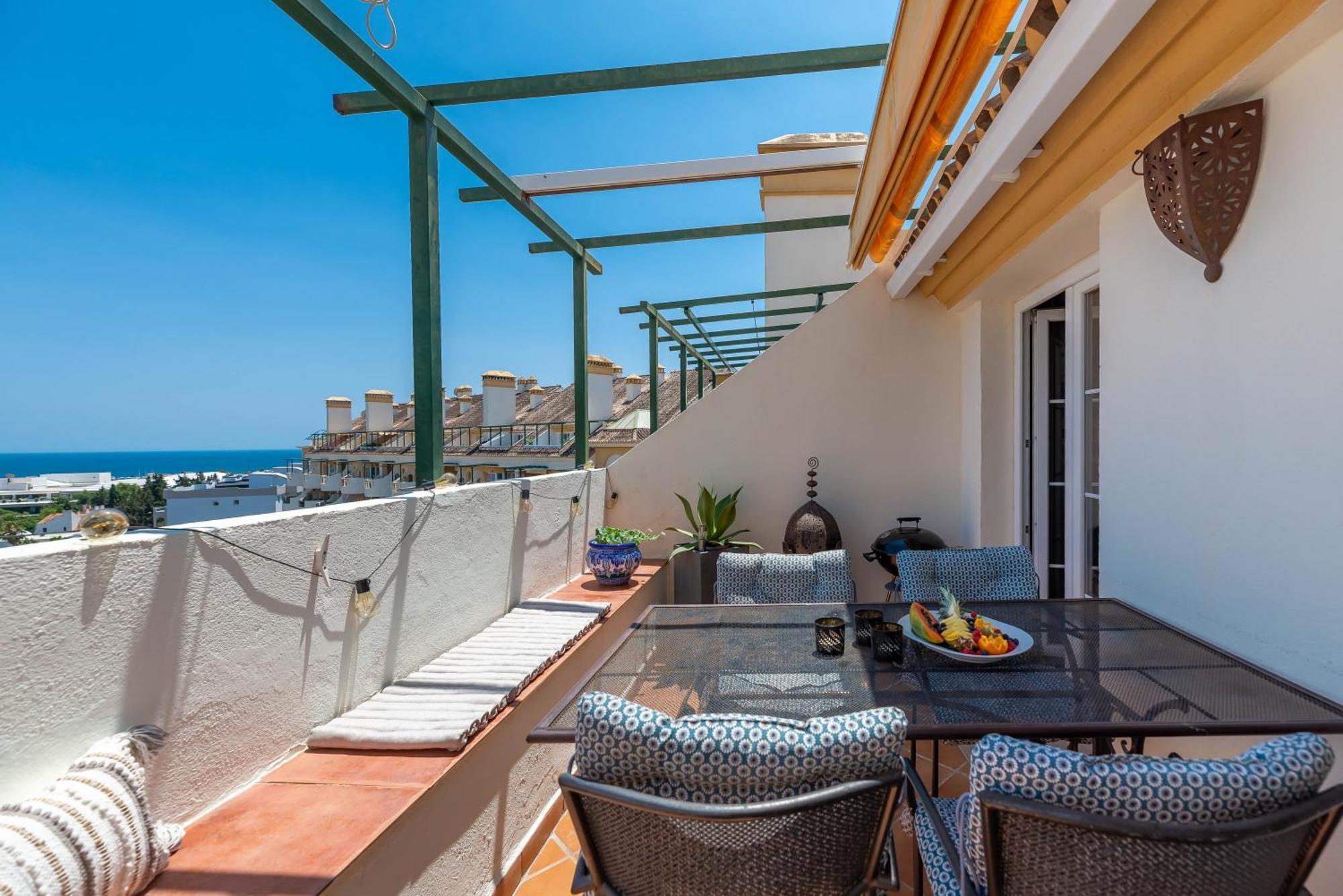 Elegant 2 Bdrm Penthouse With Bbq And Pools Apartman Marbella Kültér fotó