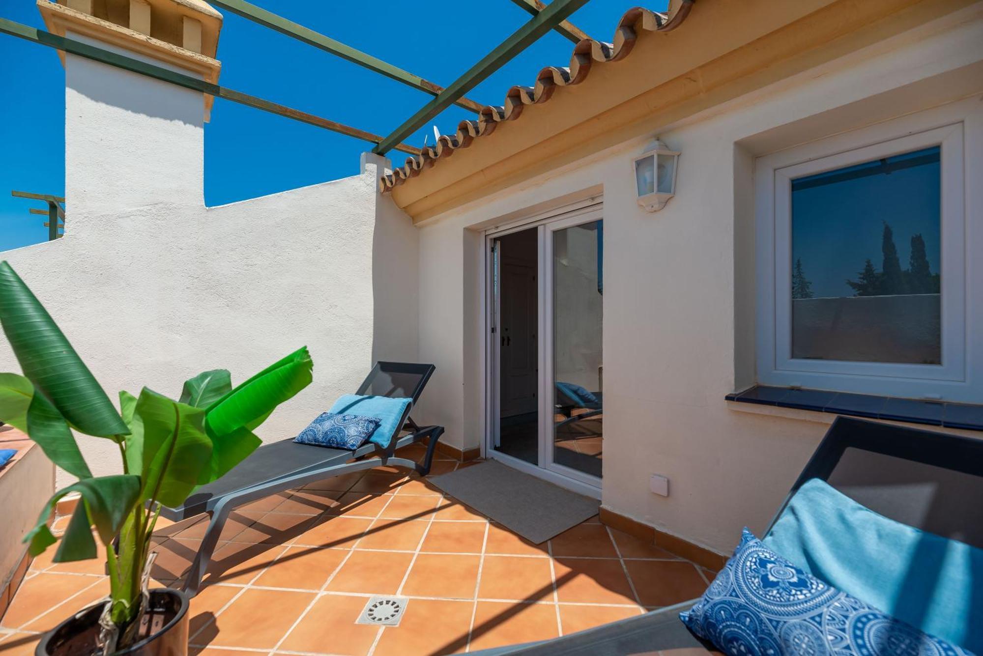 Elegant 2 Bdrm Penthouse With Bbq And Pools Apartman Marbella Kültér fotó