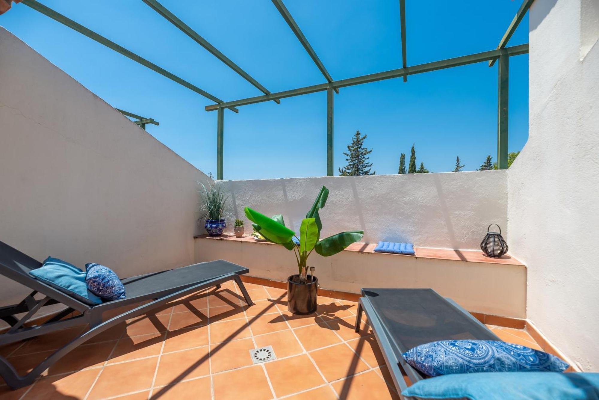 Elegant 2 Bdrm Penthouse With Bbq And Pools Apartman Marbella Kültér fotó